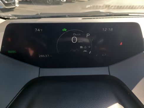 Used 2025 Toyota Prius XLE image 30