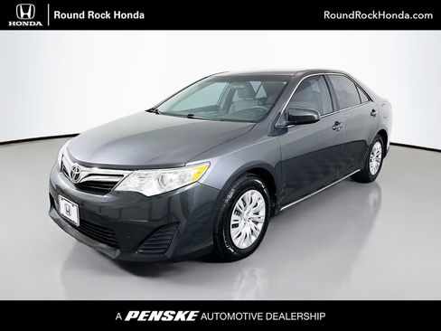 Used 2012 Toyota Camry LE image 1