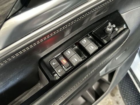 Used 2024 Jeep Wagoneer L Series II w/ Flexible Seating Group AWD/4WD image 19
