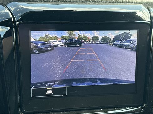 Used 2023 Chevrolet Traverse LT AWD/4WD image 27