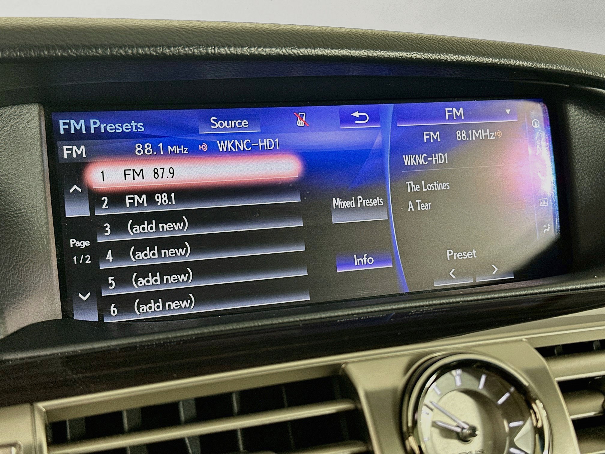 Used 2016 Lexus LS 460 w/ Comfort Package RWD image 21