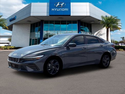 New 2026 Hyundai Elantra SEL Sport image 2