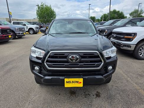 Used 2019 Toyota Tacoma SR5 AWD/4WD image 4