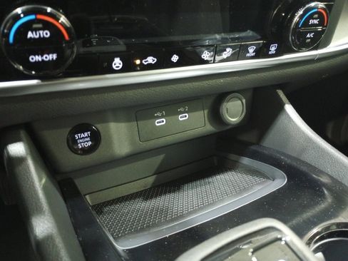 Used 2026 Nissan Rogue SV w/ Cold Weather Package FWD image 19