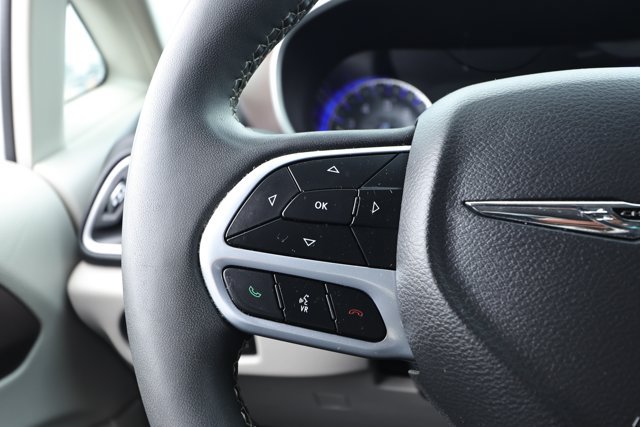 Used 2023 Chrysler Voyager LX FWD image 12