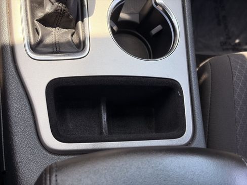 Used 2019 Jeep Grand Cherokee Laredo RWD image 25