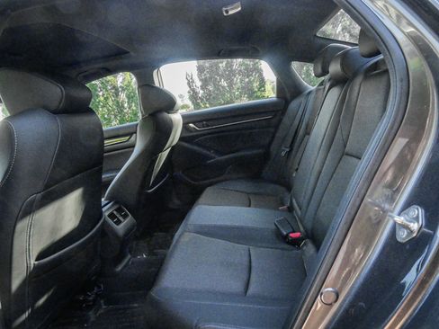 Used 2020 Honda Accord Sport image 7