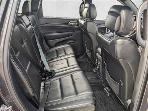 Used 2017 Jeep Grand Cherokee Overland w/ Jeep Active Safety Group image 22