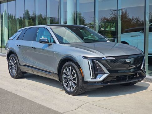 New 2026 Cadillac Lyriq Sport AWD/4WD image 7