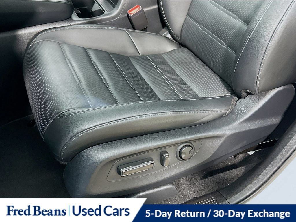 Used 2025 Honda CR-V EX-L image 10