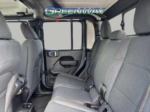 New 2025 Jeep Gladiator Sport image 11