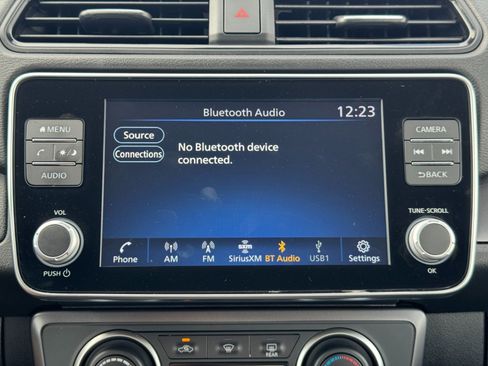 Used 2025 Nissan Leaf S image 23