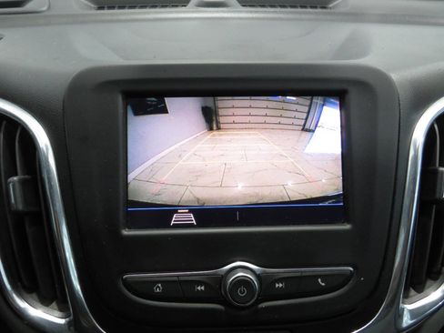 Used 2020 Chevrolet Equinox LS FWD image 19