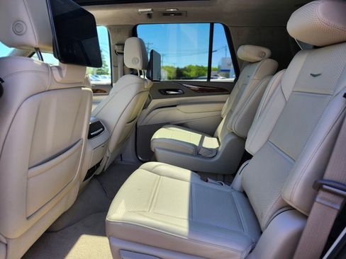Used 2023 Cadillac Escalade Sport Platinum w/ Heavy-Duty Trailer Package AWD/4WD image 14