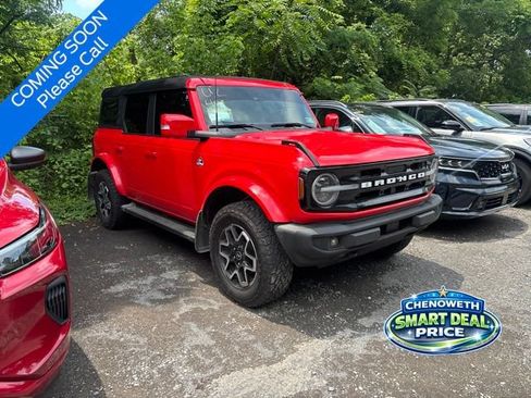 Used 2023 Ford Bronco Outer Banks AWD/4WD image 2