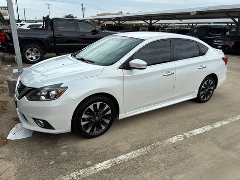 Used 2019 Nissan Sentra SR FWD image 4