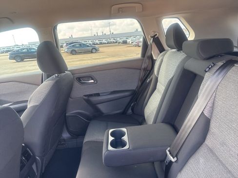 Certified 2023 Nissan Rogue SV FWD image 32