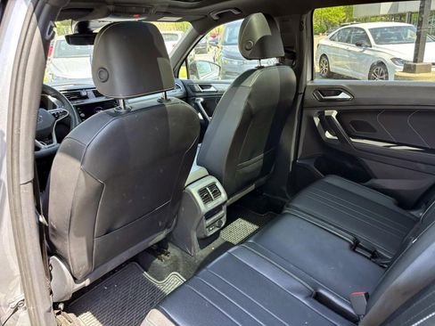 Used 2024 Volkswagen Tiguan SE R-Line image 27