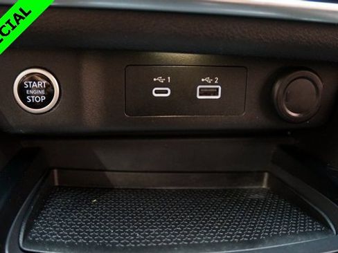 Used 2022 Nissan Rogue SV image 18