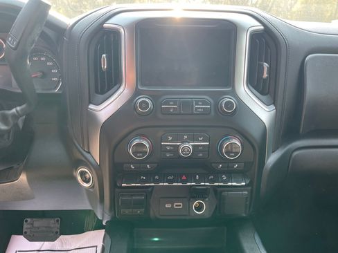 Used 2021 Chevrolet Silverado 1500 LT Trail Boss w/ Convenience Package II image 17