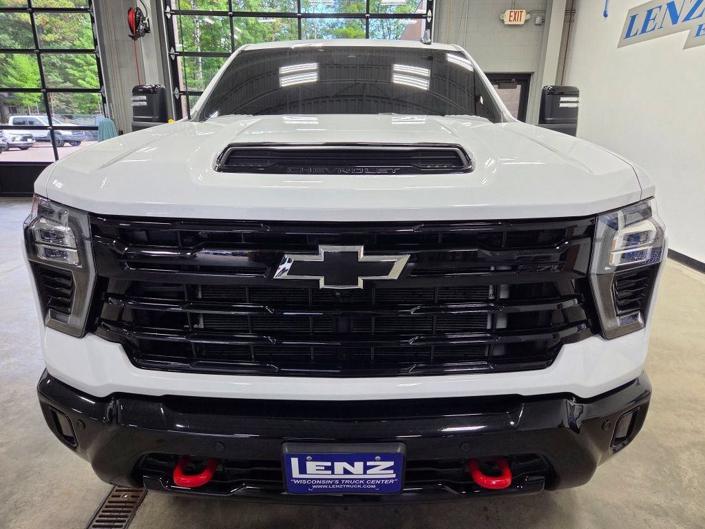 Used 2025 Chevrolet Silverado 2500 LT w/ Trail Boss Package AWD/4WD image 3
