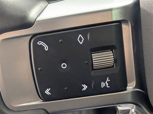 Used 2023 Land Rover Discovery S image 15