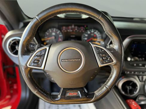 Used 2020 Chevrolet Camaro SS RWD image 14