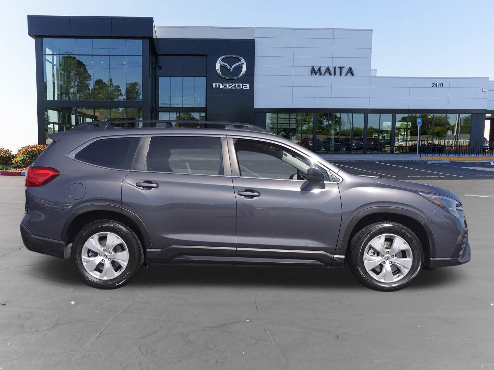 Used 2023 Subaru Ascent 8-Passenger AWD/4WD image 2