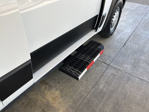 Used 2024 RAM ProMaster 3500 w/ Delivery Van Package FWD image 21