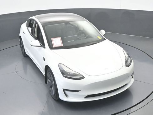 Used 2023 Tesla Model 3 Standard Range image 54