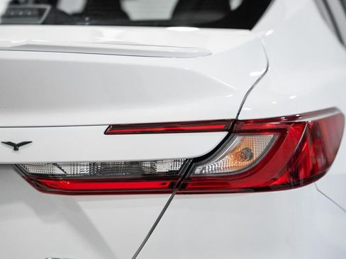 Used 2025 Toyota Camry SE image 6