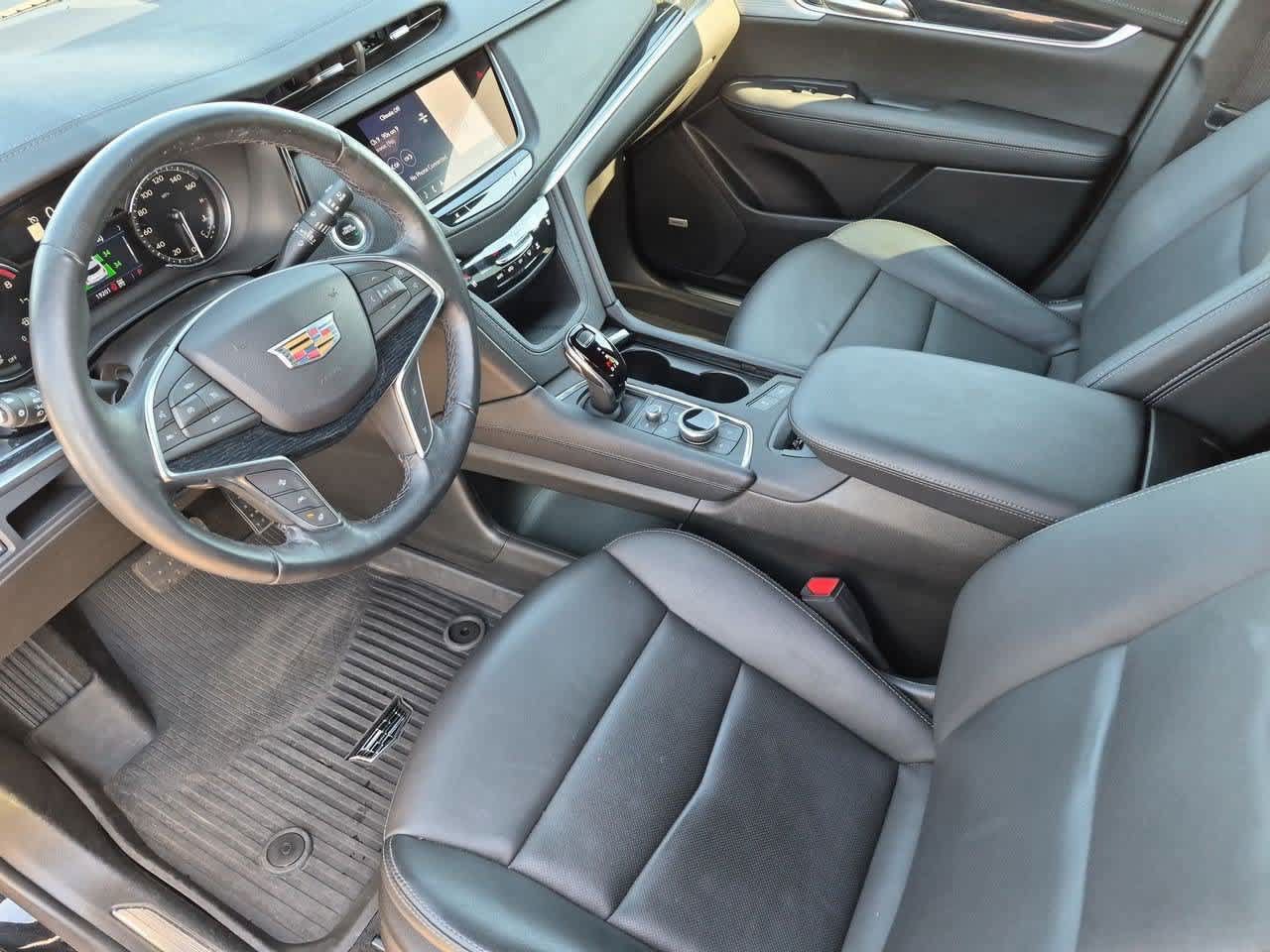 Used 2024 Cadillac XT5 Premium Luxury w/ LPO, Floor Liner Package AWD/4WD image 2