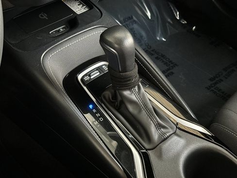 Used 2024 Toyota Corolla SE w/ SE Package FWD image 18