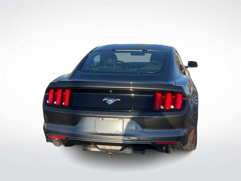 Used 2017 Ford Mustang Coupe image 8