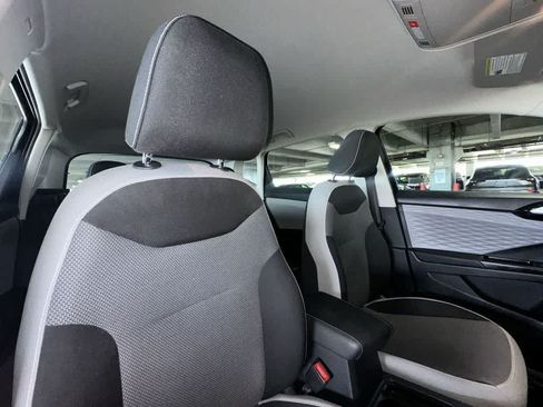 Certified 2023 Volkswagen Taos S FWD image 27