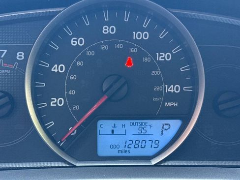 Used 2015 Toyota RAV4 LE AWD/4WD image 20