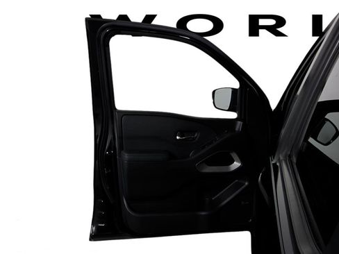 Used 2024 Nissan Frontier SV w/ SV Convenience Package image 32