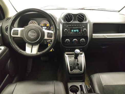 Used 2017 Jeep Compass Latitude image 22