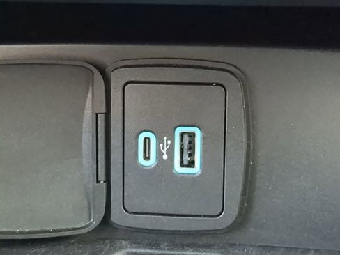 Used 2023 Ford Bronco Wildtrak image 31