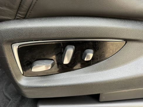 Used 2019 Cadillac Escalade Luxury image 22