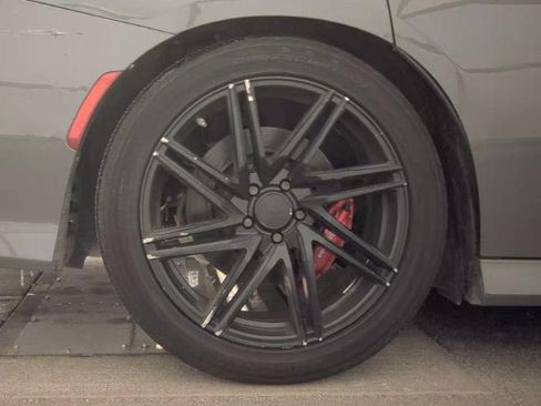 Used 2018 Dodge Charger R/T Scat Pack RWD image 9