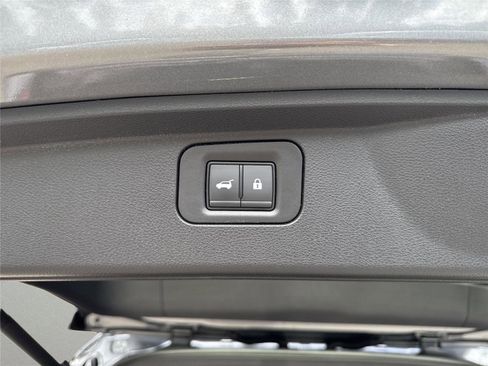 Used 2025 Nissan Armada SL w/ Captain's Chari Seat Package RWD image 36