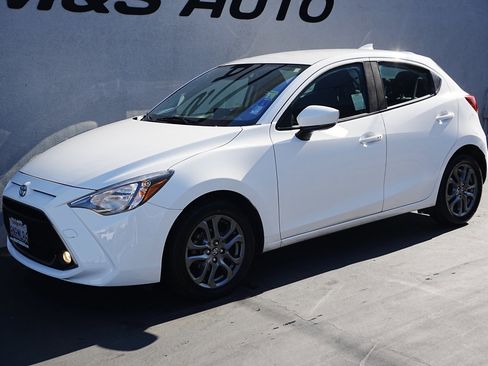 Used 2020 Toyota Yaris LE image 7