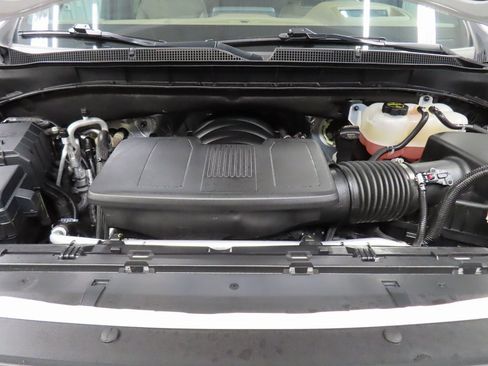 Used 2024 Chevrolet Suburban High Country image 31