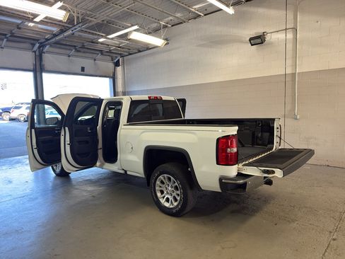 Used 2016 GMC Sierra 1500 SLE w/ SLE Value Package AWD/4WD image 12