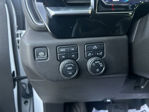 Used 2024 Chevrolet Silverado 1500 LT image 21