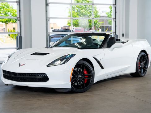 Used 2014 Chevrolet Corvette Stingray Convertible w/ 2LT Preferred Equipment Group RWD image 2