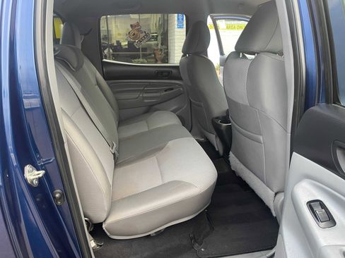 Used 2014 Toyota Tacoma PreRunner w/ TRD Sport Package image 12