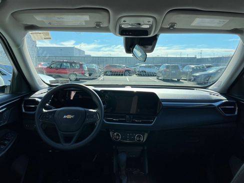 Used 2025 Chevrolet TrailBlazer LT image 30