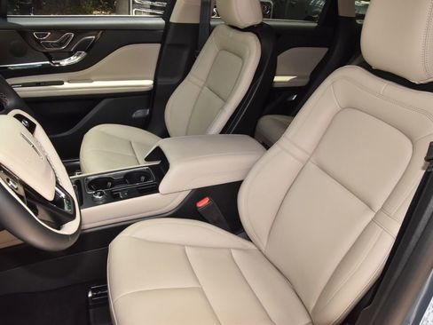 New 2026 Lincoln Corsair Premiere FWD image 31